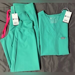 FIGS scrubs set in color Surgical Green